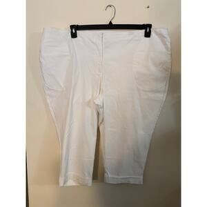 Joan Rivers Women's White Capris with Cuffed Hem NWoT - Size 28